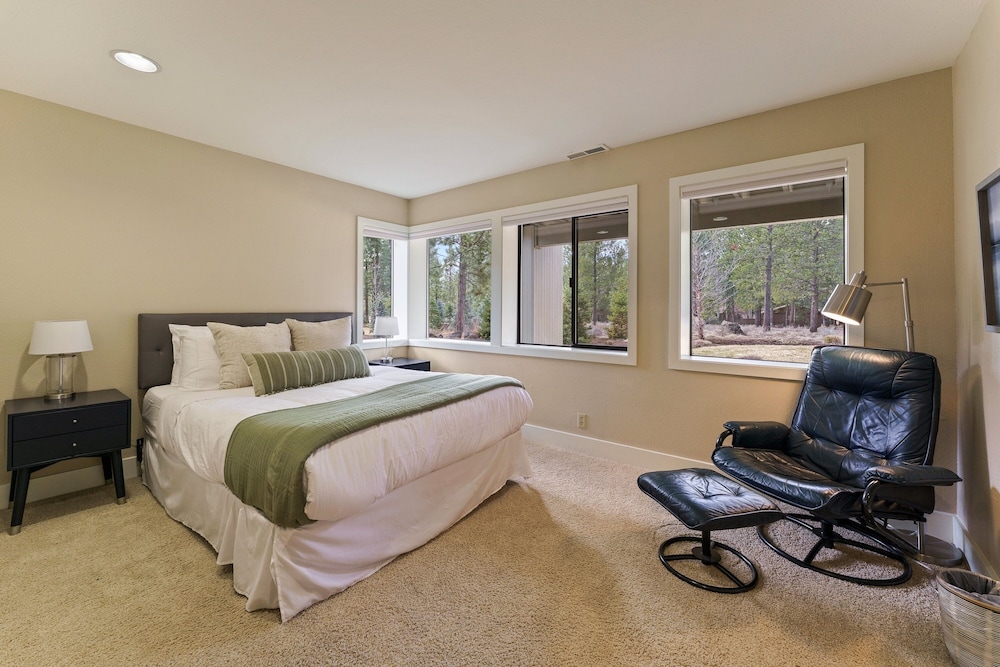 20 Aspen Lane 5 Bedroom Home