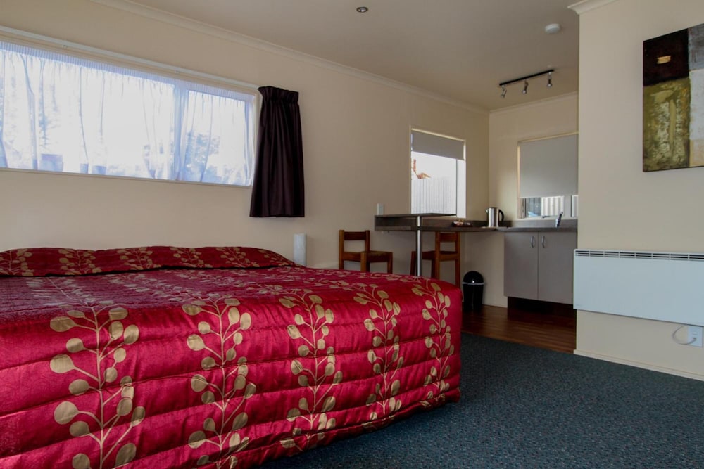 Heritage Court Motel
