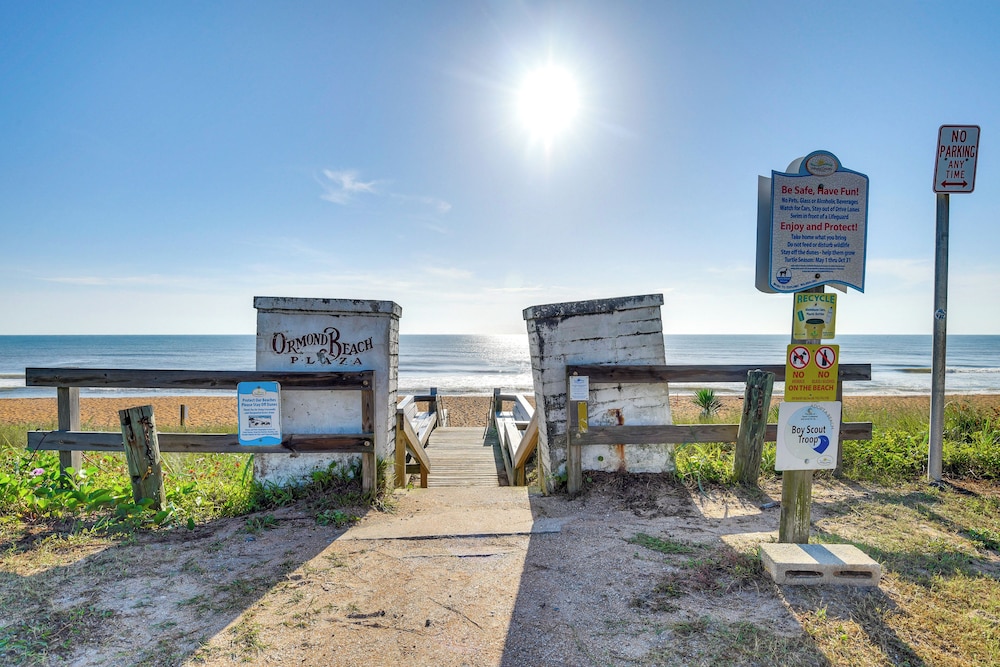 Walk to Shore + Pier: Family Home in Ormond Beach