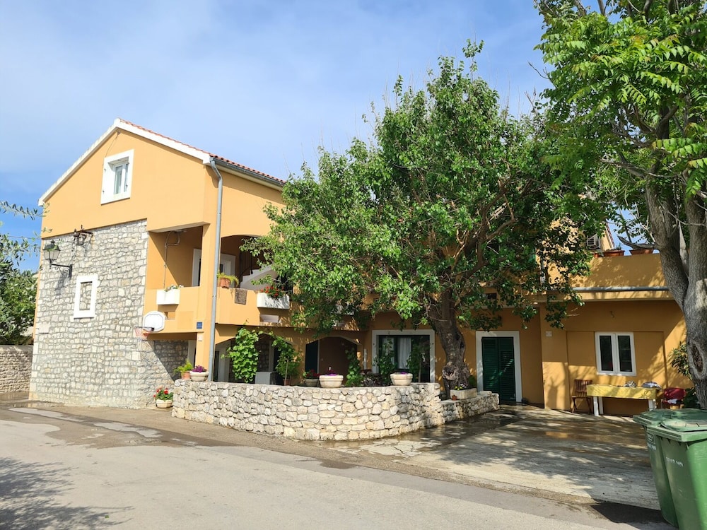 Stosa - With Parking - A2 view 4