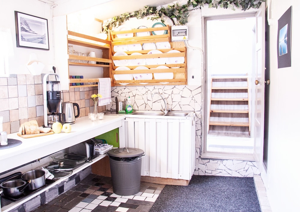 Fossardalur Guesthouse - Hostel