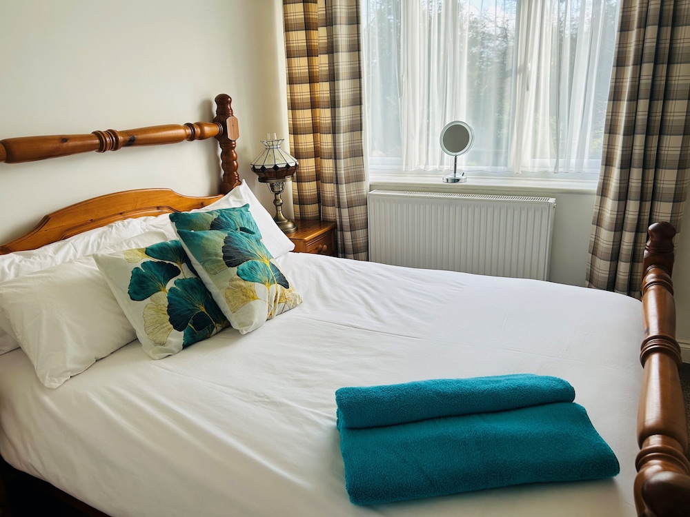 Bungalow by the Beach, Sleeps 6, Snowdonia, Wales view 5