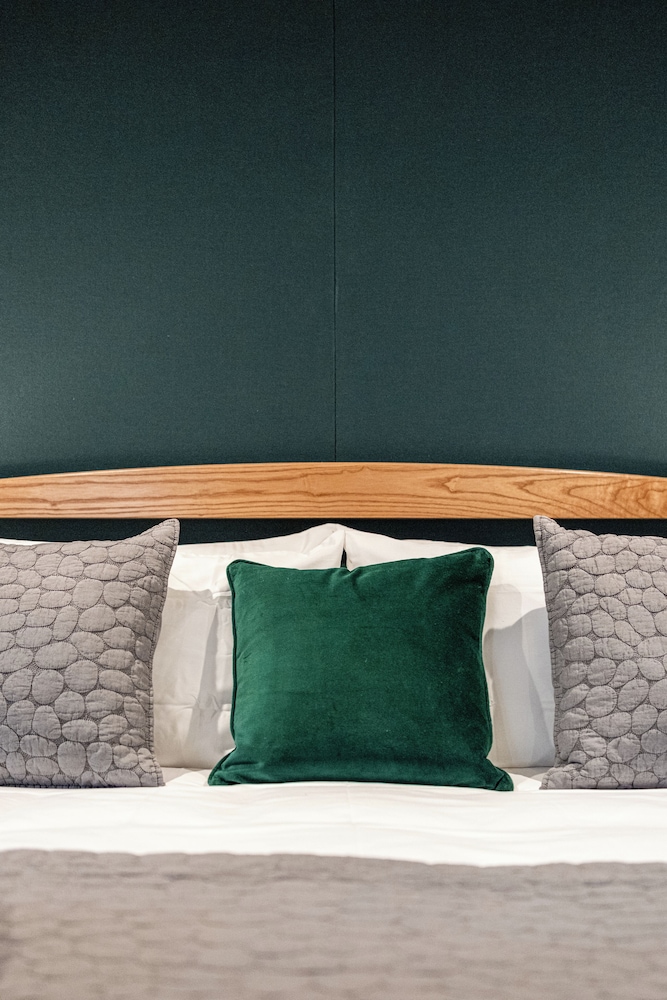 Stunning EcoRetreat Pods in Old Chalford