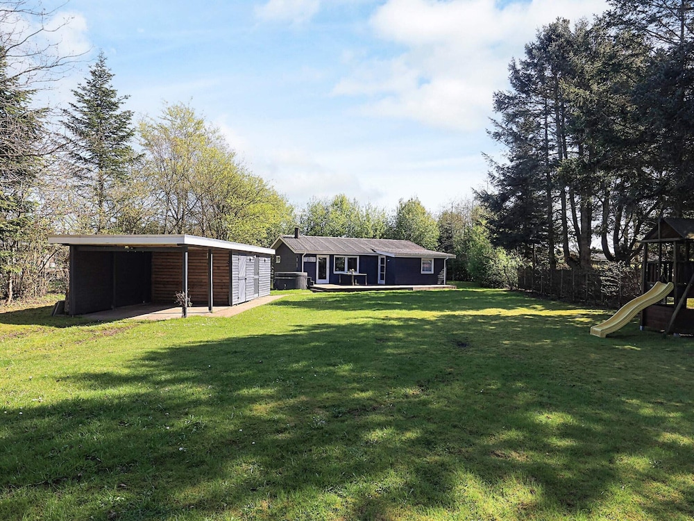 6 Person Holiday Home in Hals