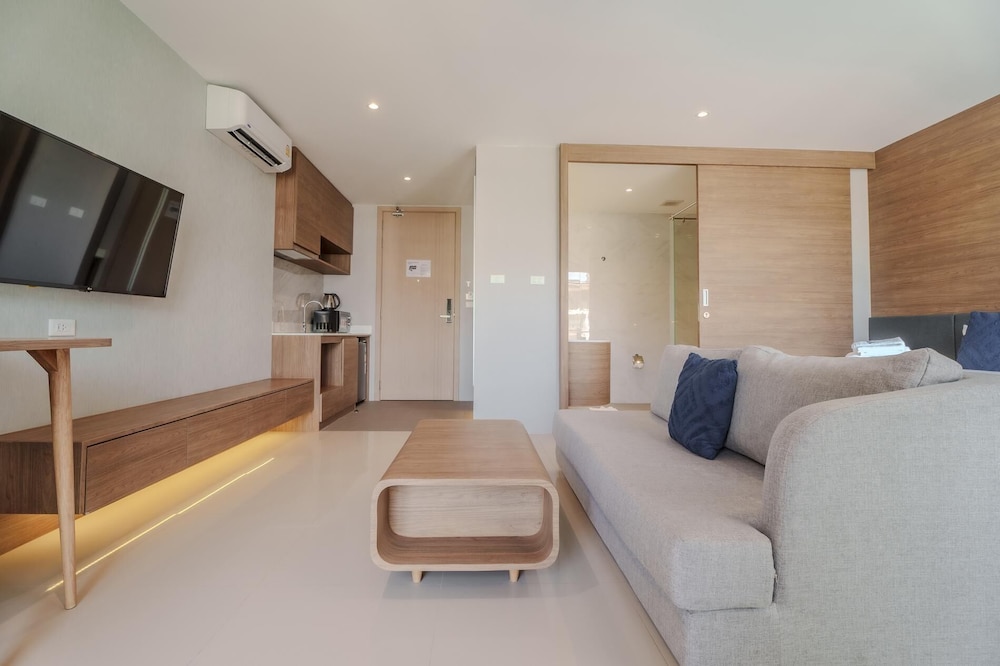 Wyndham Gardens 1320 Studio, 1m From Naithon Beach