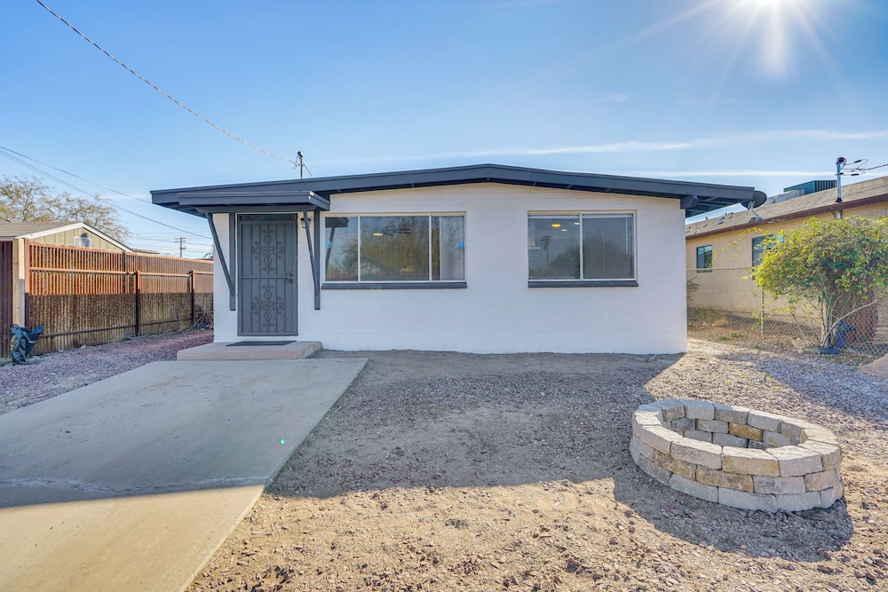2 Mi to Dtwn: Modern Home w/ Yard in Tucson!