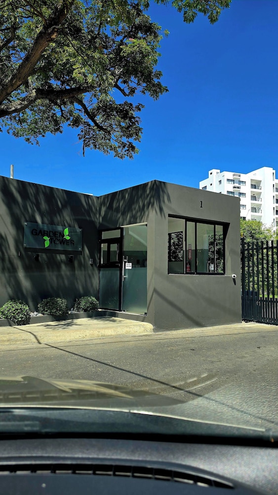 2 Bedrooms, 2 Bathrooms, AC, Wifi, Pool, Gym, No Blackouts, Santiago