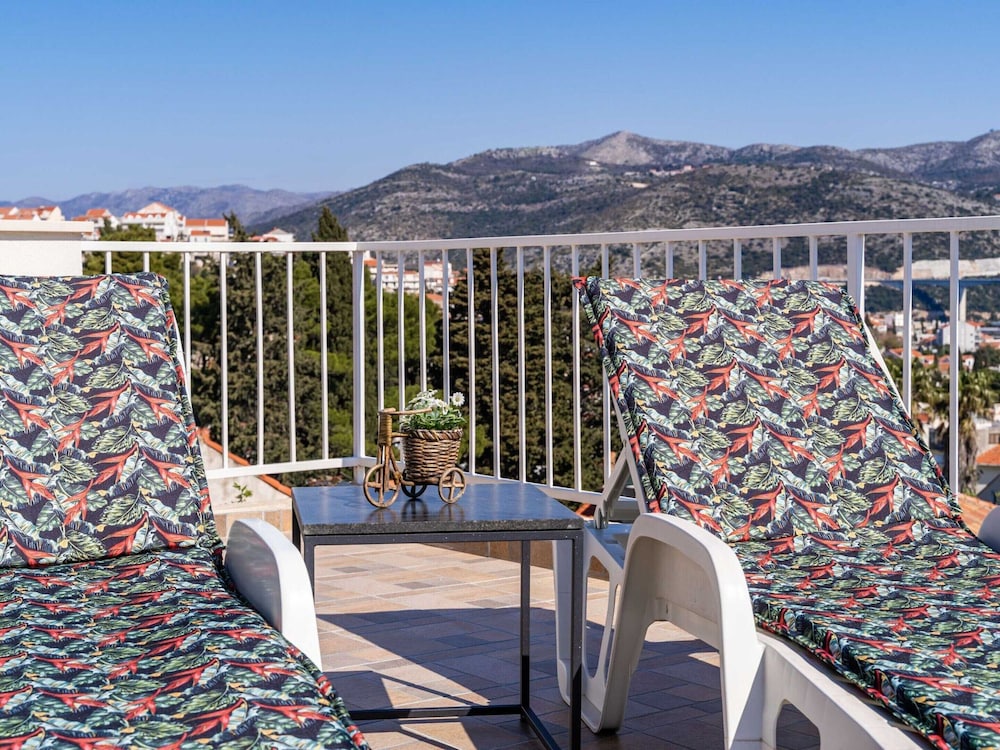 Apartment Dorica - Two Bedroom Apartment With Terrace