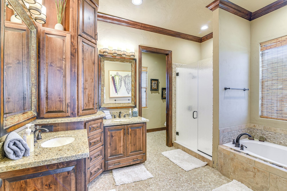 Beachfront Group Getaway on Bolivar Peninsula