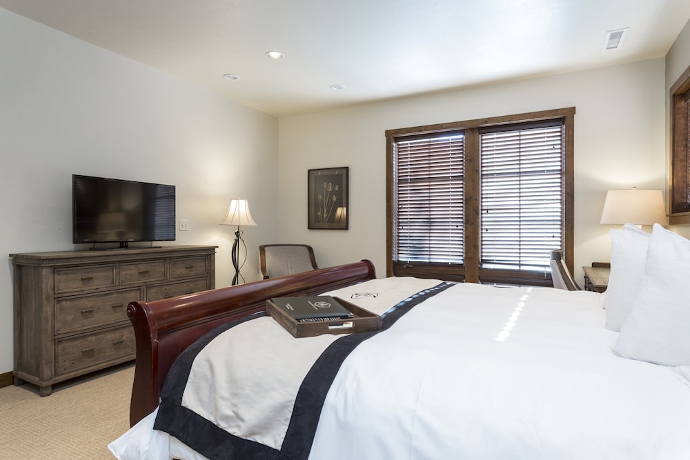 2 Bedroom Condo with Spa - Silver Baron Lodge 2 Condo