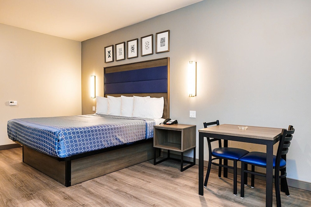 Palace Inn Blue Copperfield FM 529