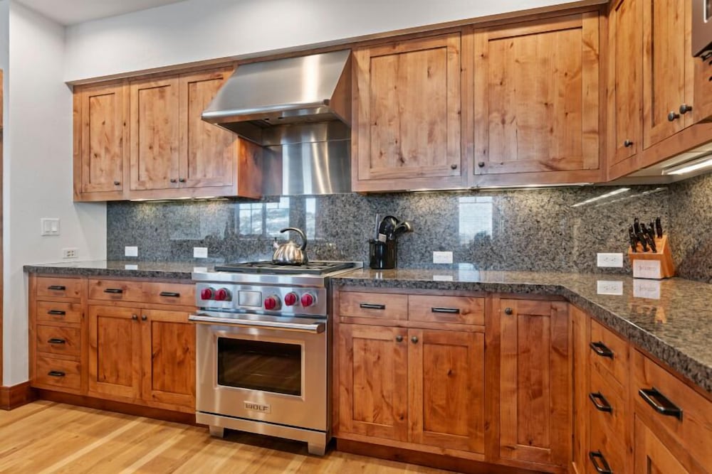 305 - Three Bedroom Shooting Star 3 Condo