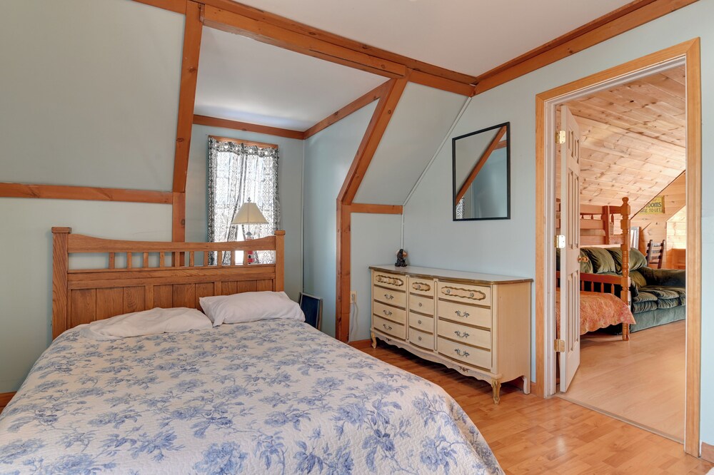 Steps From Lake George! 8-acre Home w/ Dock Access