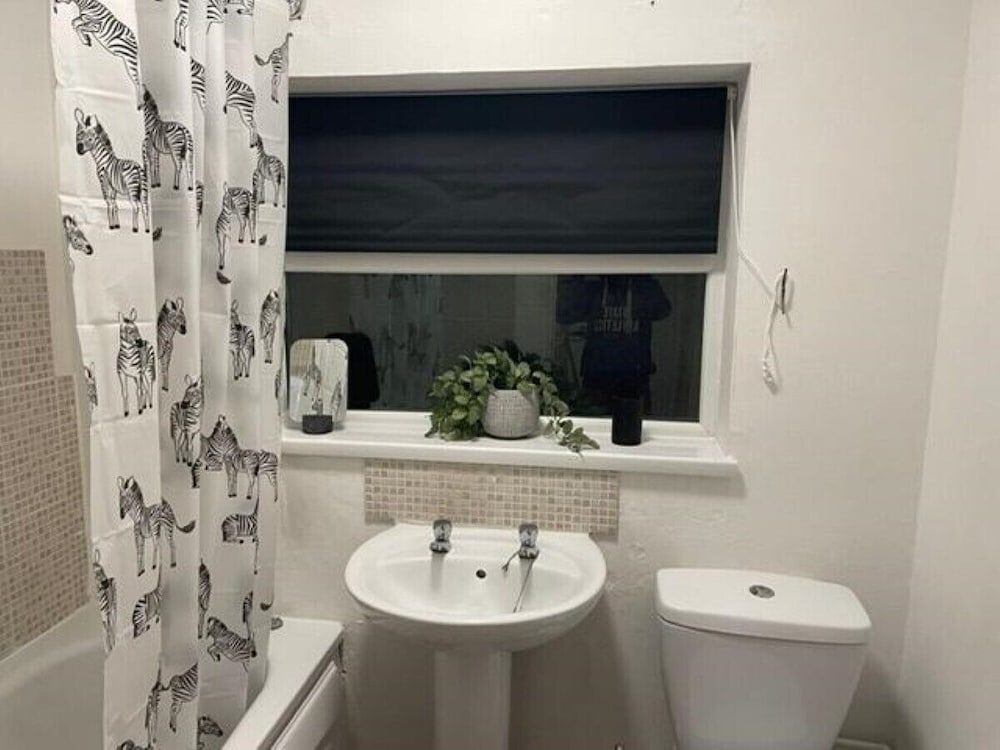 Spacious 2BR House With Sofa Bed & Parkin