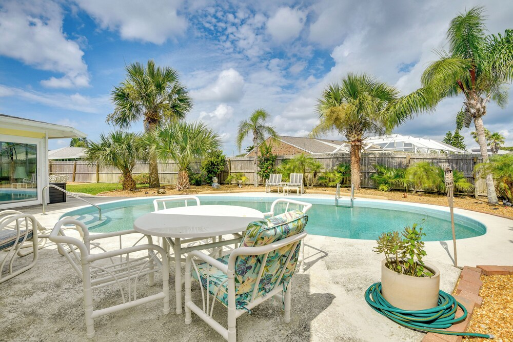 Swim, Fish & Walk to Shore: Ormond Beach Home!