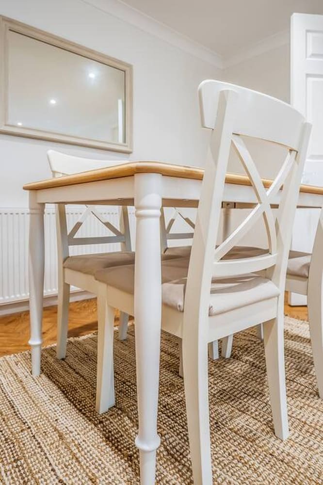 Luxury 2bed 2bath-ground Floor-free Parking
