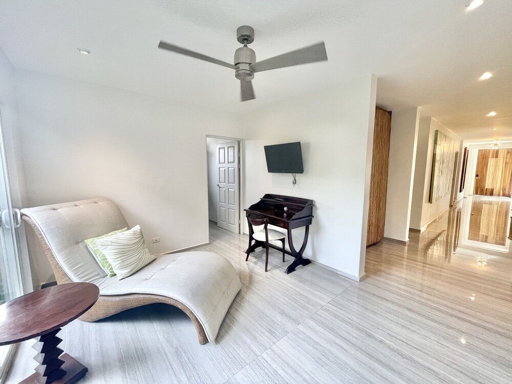Ocean View Beach House with Pool - Hermosa Palms 44