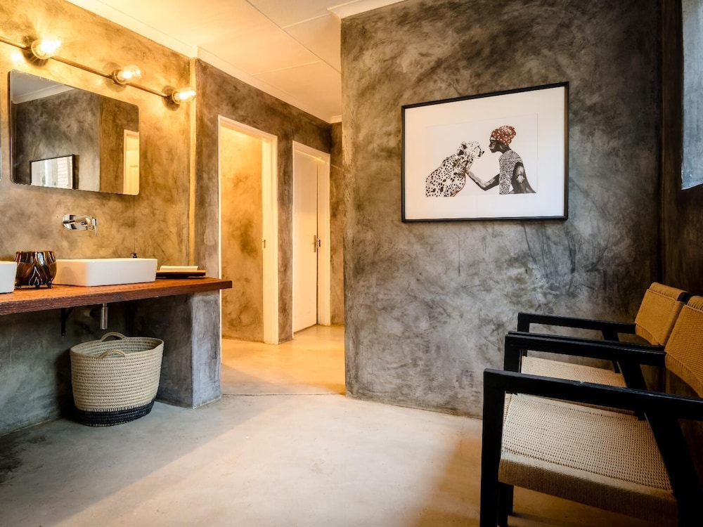 Sunbirds Oasis Lodge