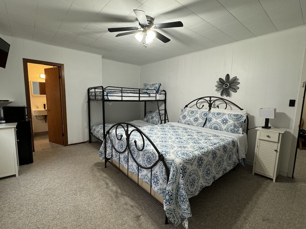 Lake Sparrow Guest House Inc