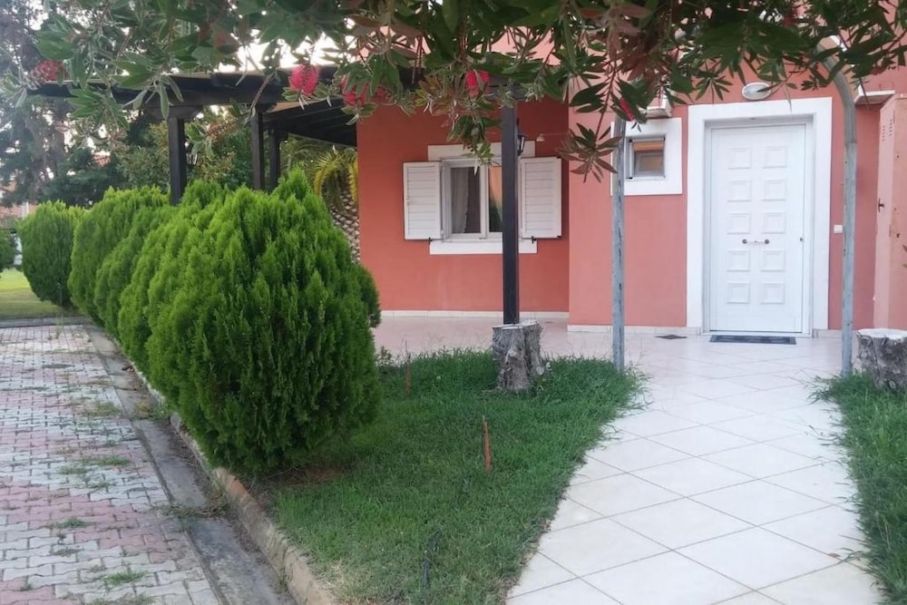 Sunny Villa Sea View by Travelpro Services view 5