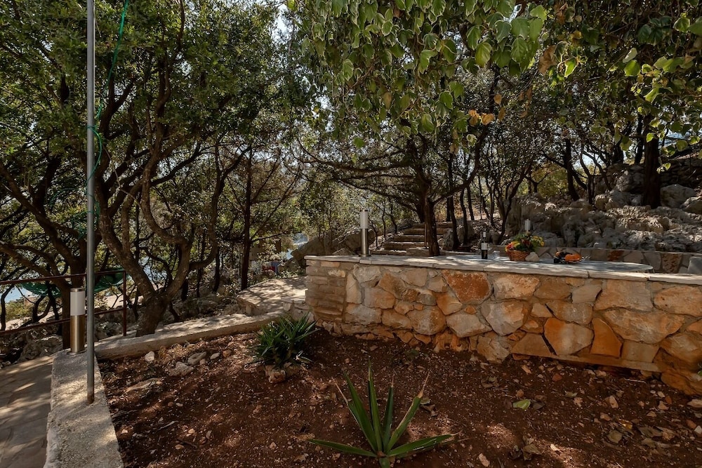 Nikola - 5 m From Beach - SAA view 2
