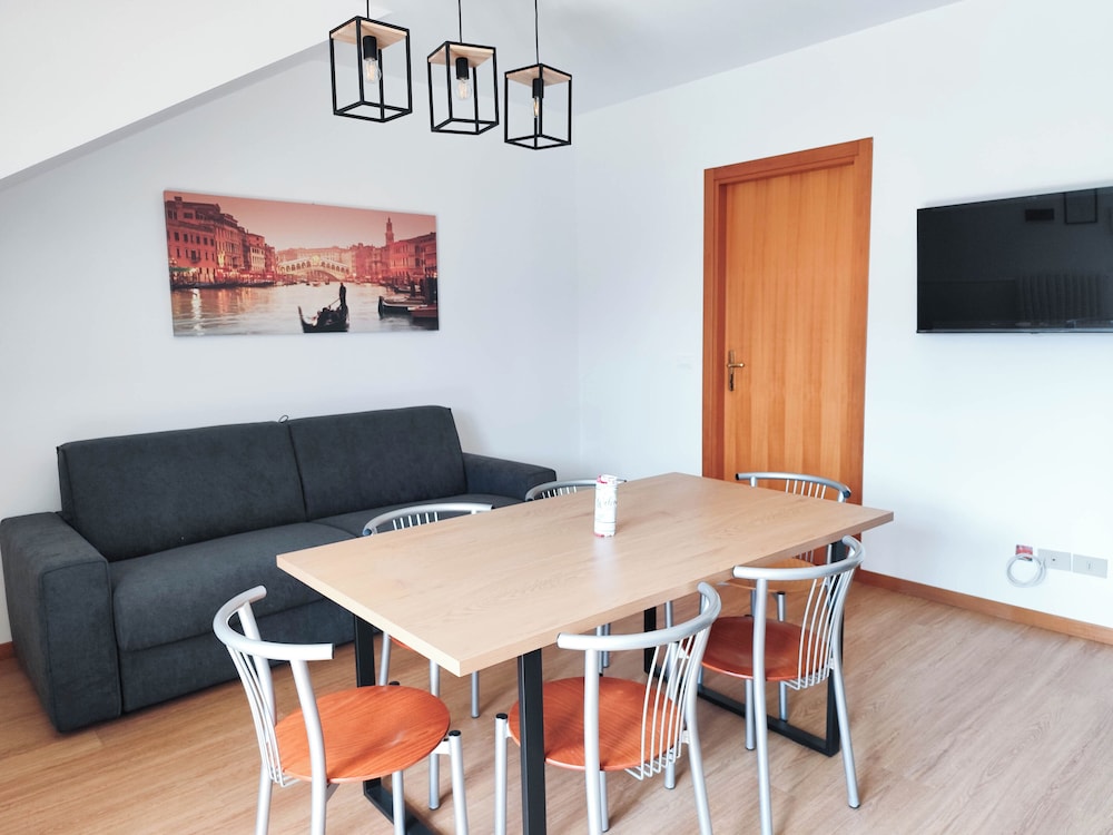 Apartment With Pool Access