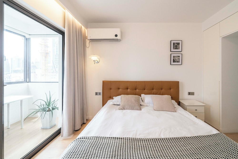 Book and Bed-People's Square