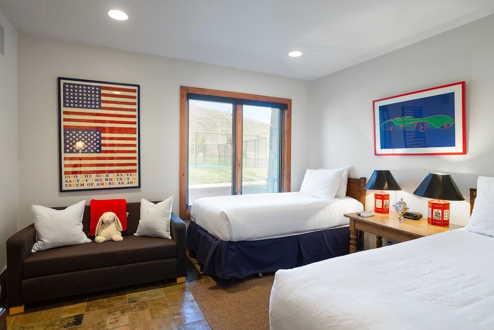 Deer Lake Village at Deer Valley Resort - Four Bedroom Condo with Hot Tub #2477 4 Condo
