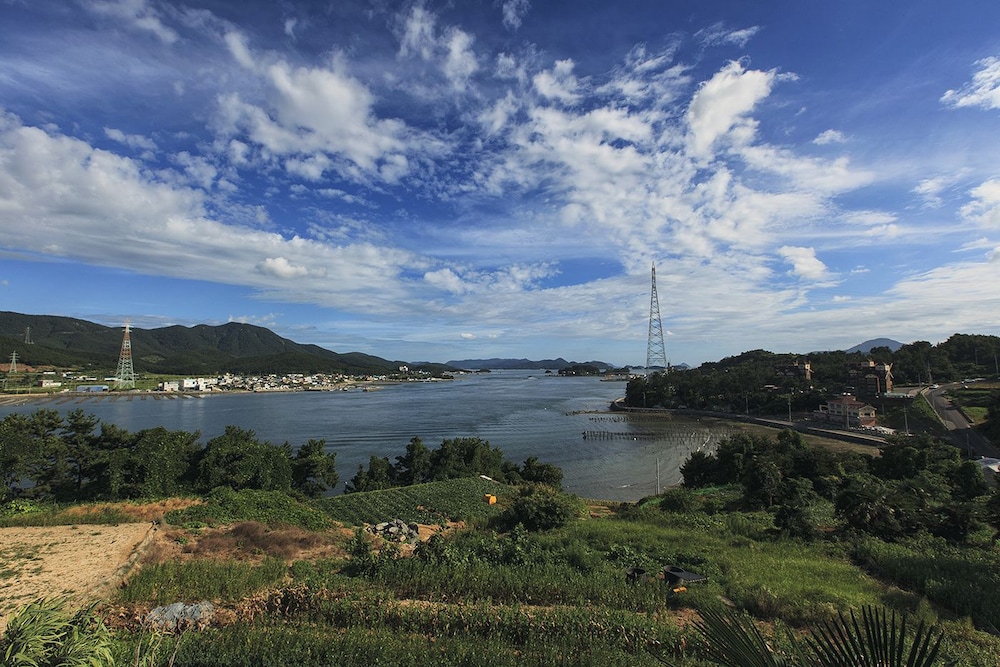 Tongyeong MongDol House