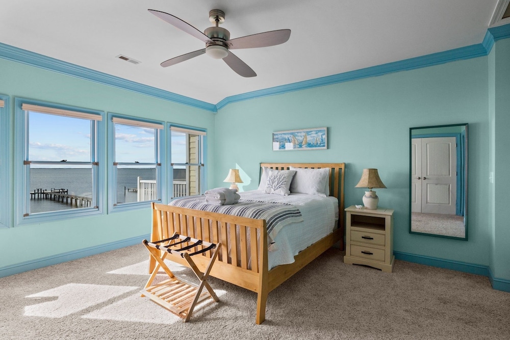 The Island House 5 Bedroom Home by RedAwning view 5