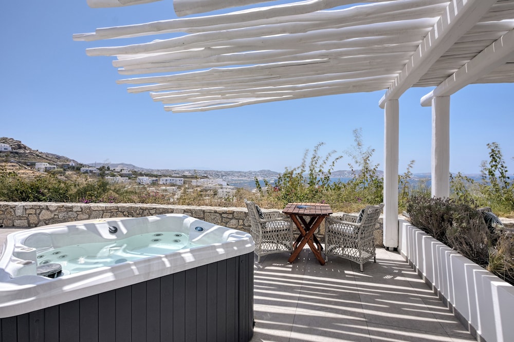 Aloft Suites Mykonos Island