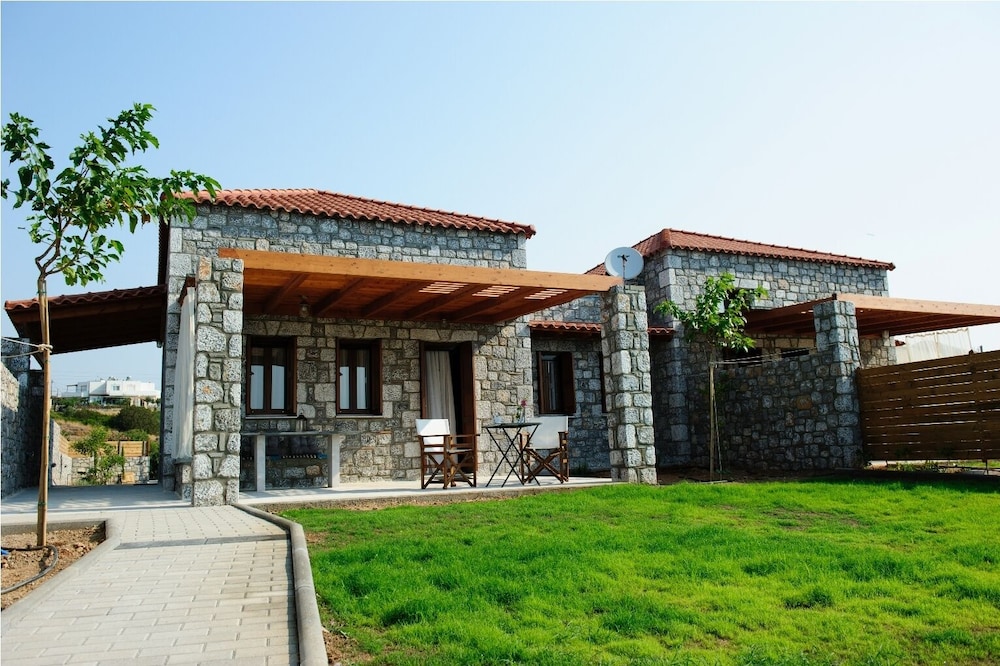 Alisahni Beachfront Villas view 5