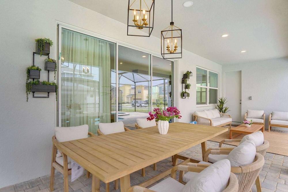 Epic 10br Solara Retreat, Themed Fun & Pool