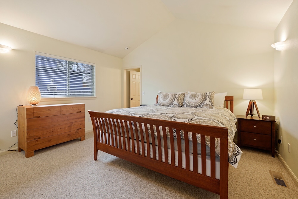 Meet Me On Milwaukee 30 Day Minimum 2 Bedroom Home