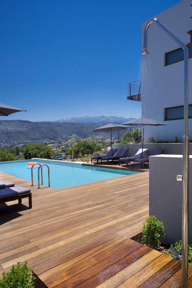 Seametry Luxury Living Apartments Adults Only
