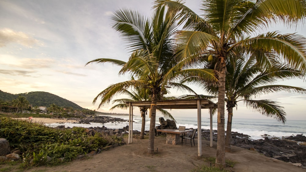 Punta Majahua Condos