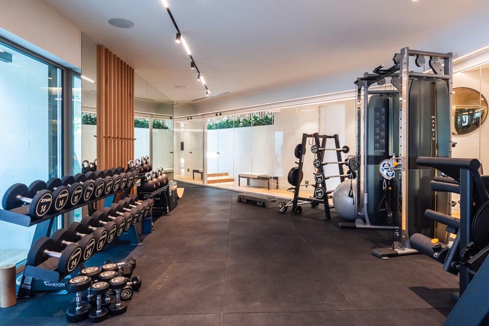 Grand Camps Bay 5bed w Views Pool Gym Villa Serena