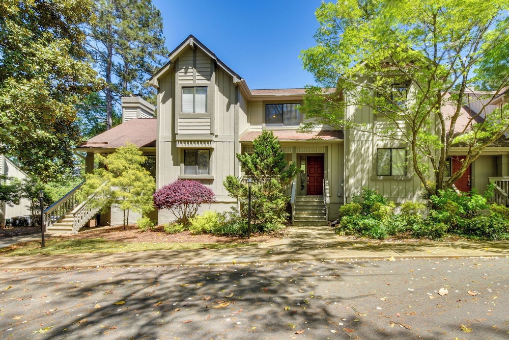 Salem Vacation Rental w/ Lake Keowee Access! view 3