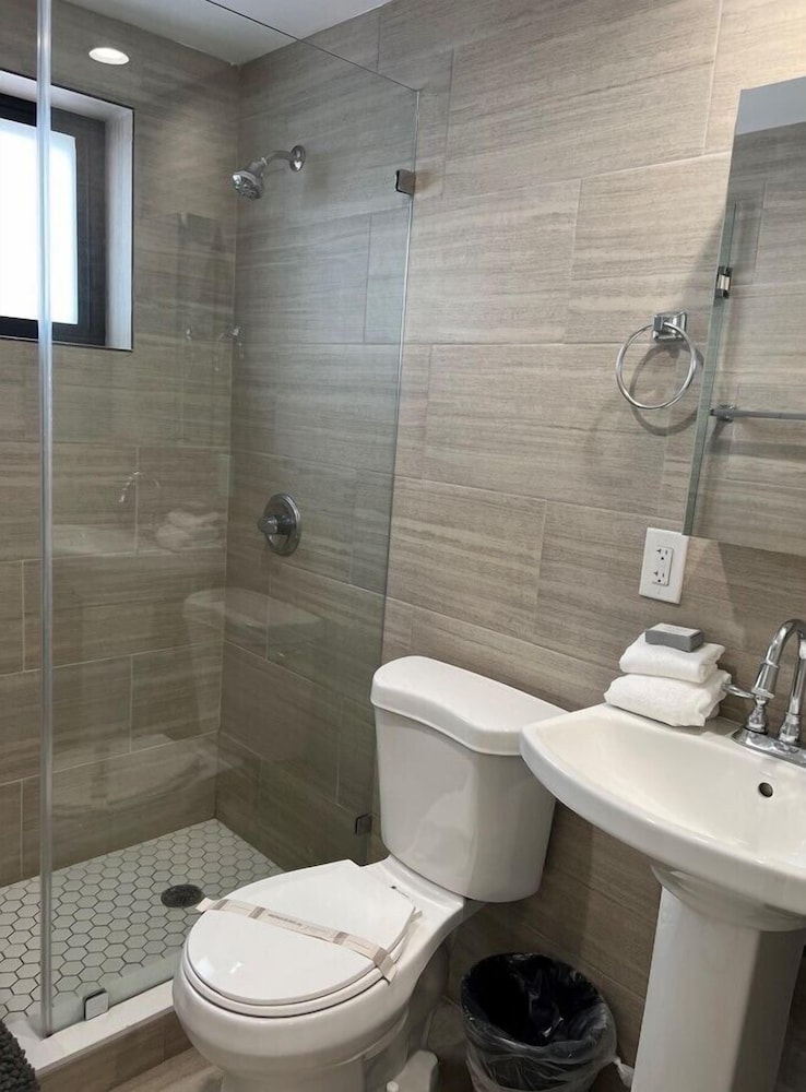 Broadway Suites Downtown by RocketStay