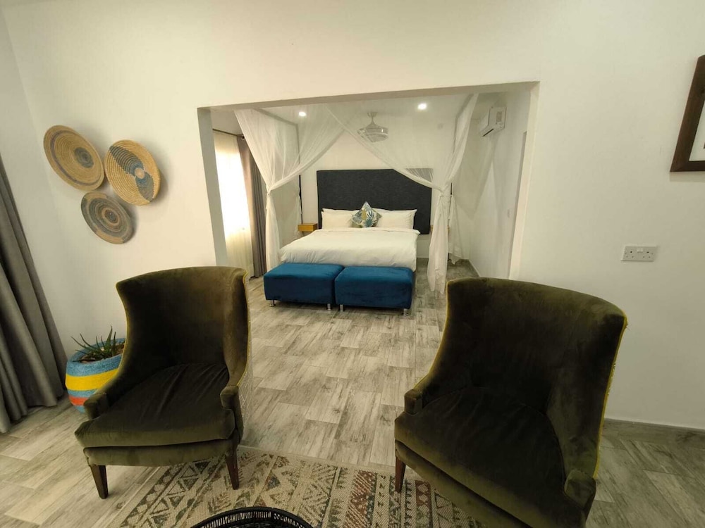 Room in Lodge - Luxury Suite in Zambezi Boutique Lodge 5 view 3