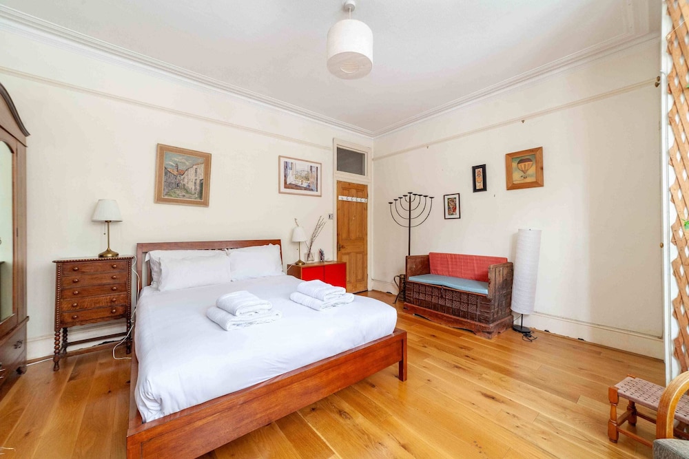 Cosy and Spacious Home