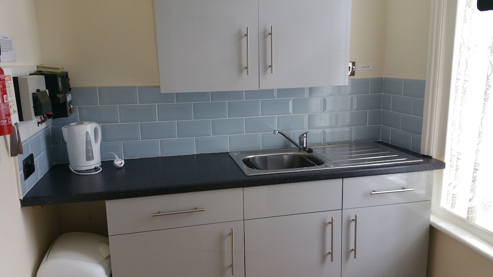 2 Berth, First Floor Flat, Glen Villa 4 view 5