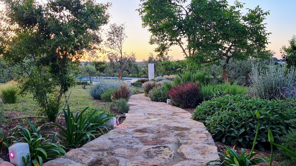 TD Il Faritrullo Trulli in the Itria Valley w Pool