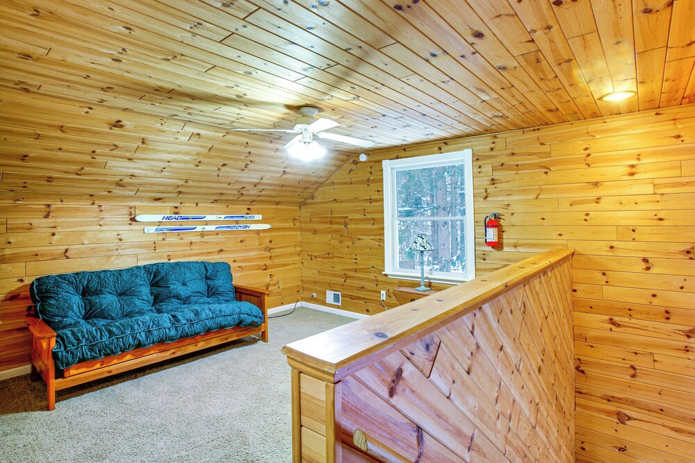 < 1 Mi to Snowmobile Trails: Cozy Cadillac Retreat