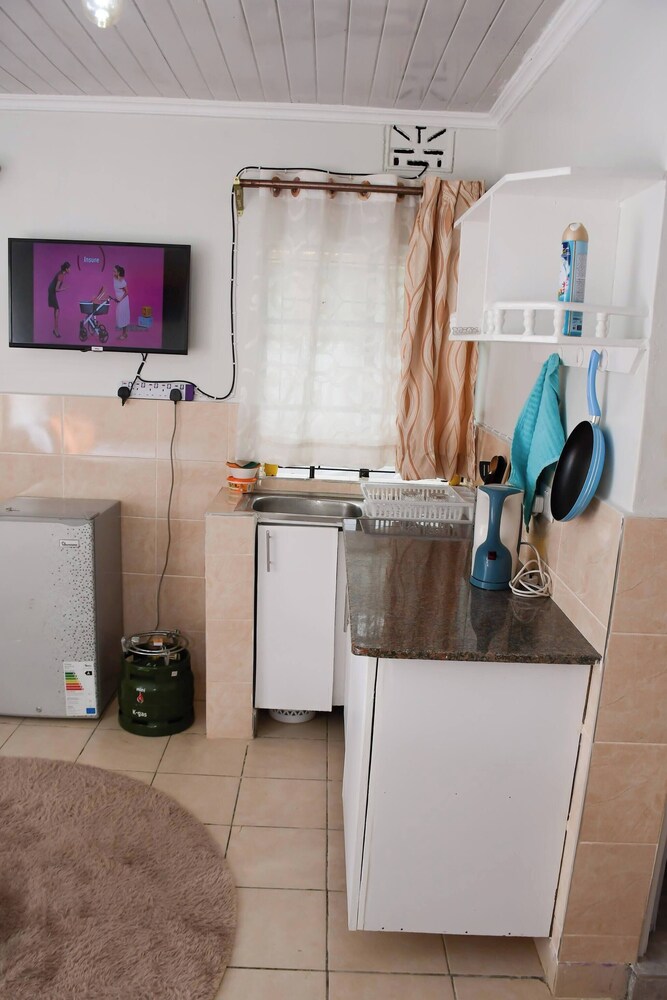 Room-sappire Suits- Cozy Room With Own F