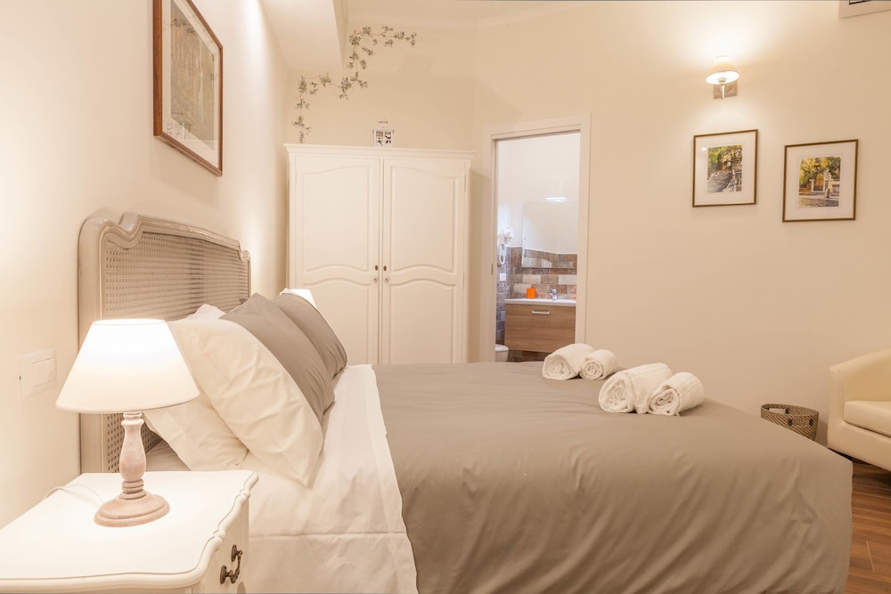 Donna Margherita Rome Suite & Rooms