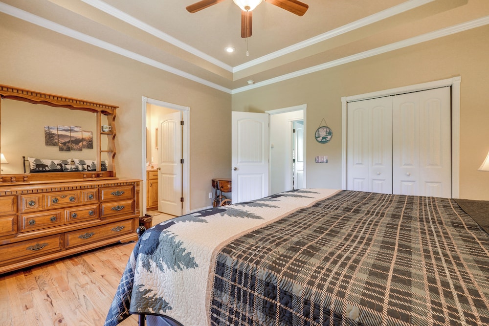 3 Mi to Hiawassee: 'berry Cute Country Cottage'
