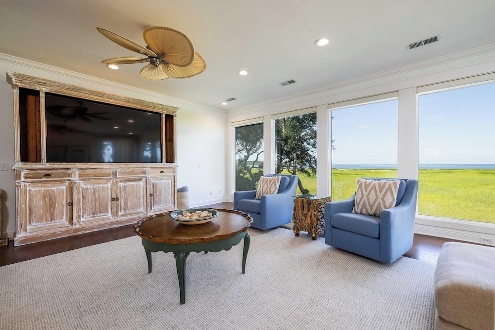 111 Cardinal Crest