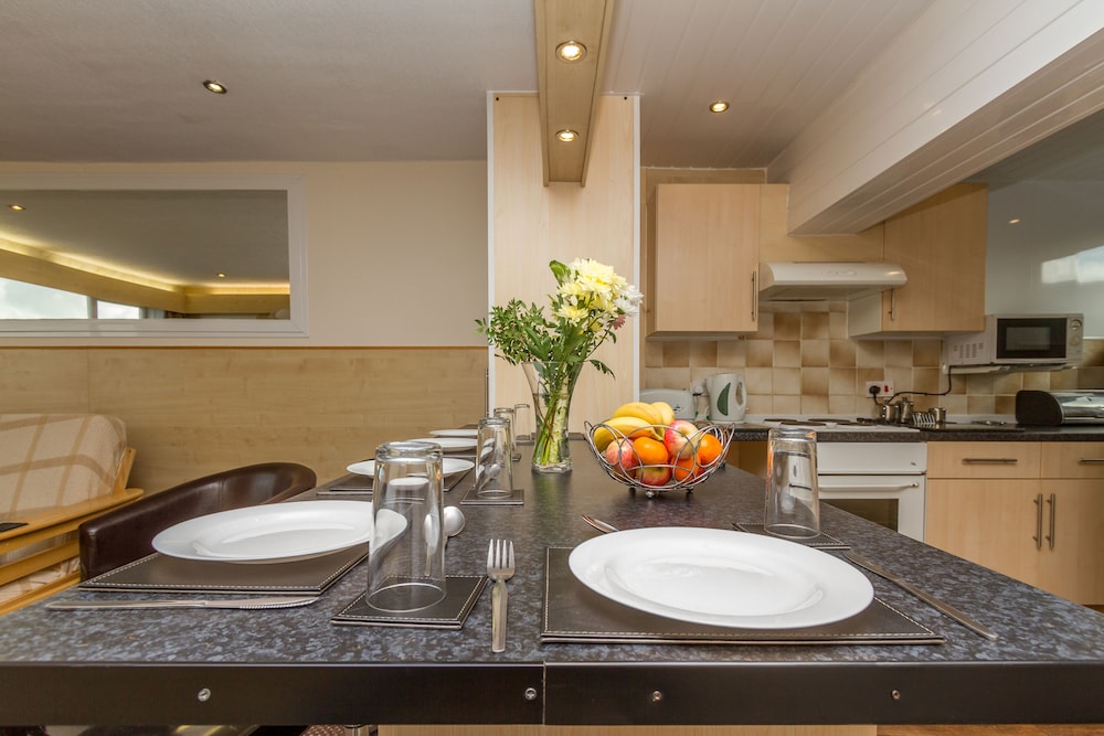 Lynton Apartments