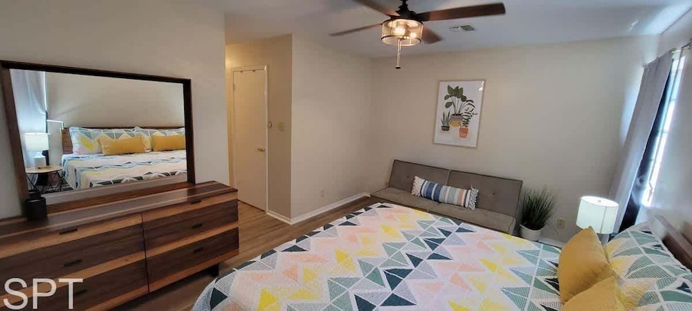 Large 3 Bedr Bay Views Pool Great Deck 3 Bedroom Condo